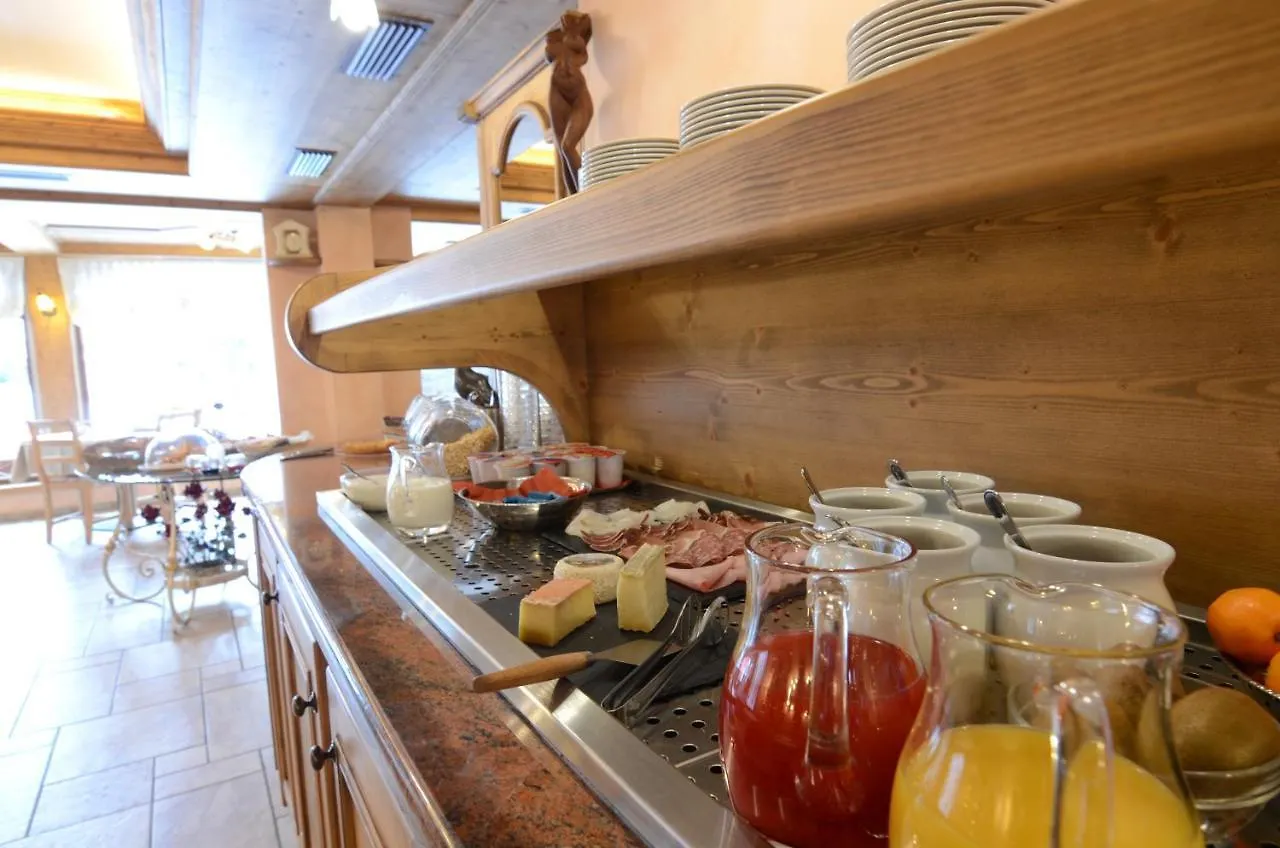 Albergo Alpenrose Livigno Hotel