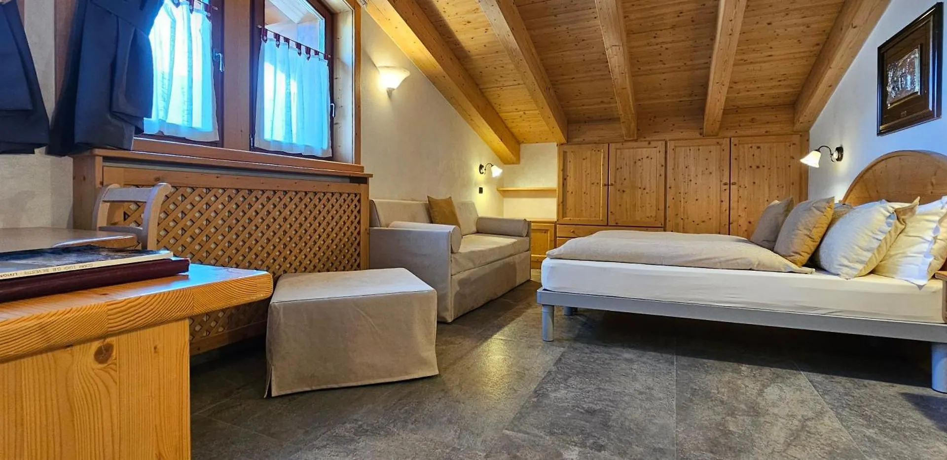 Albergo Alpenrose Livigno 3*,  Italy