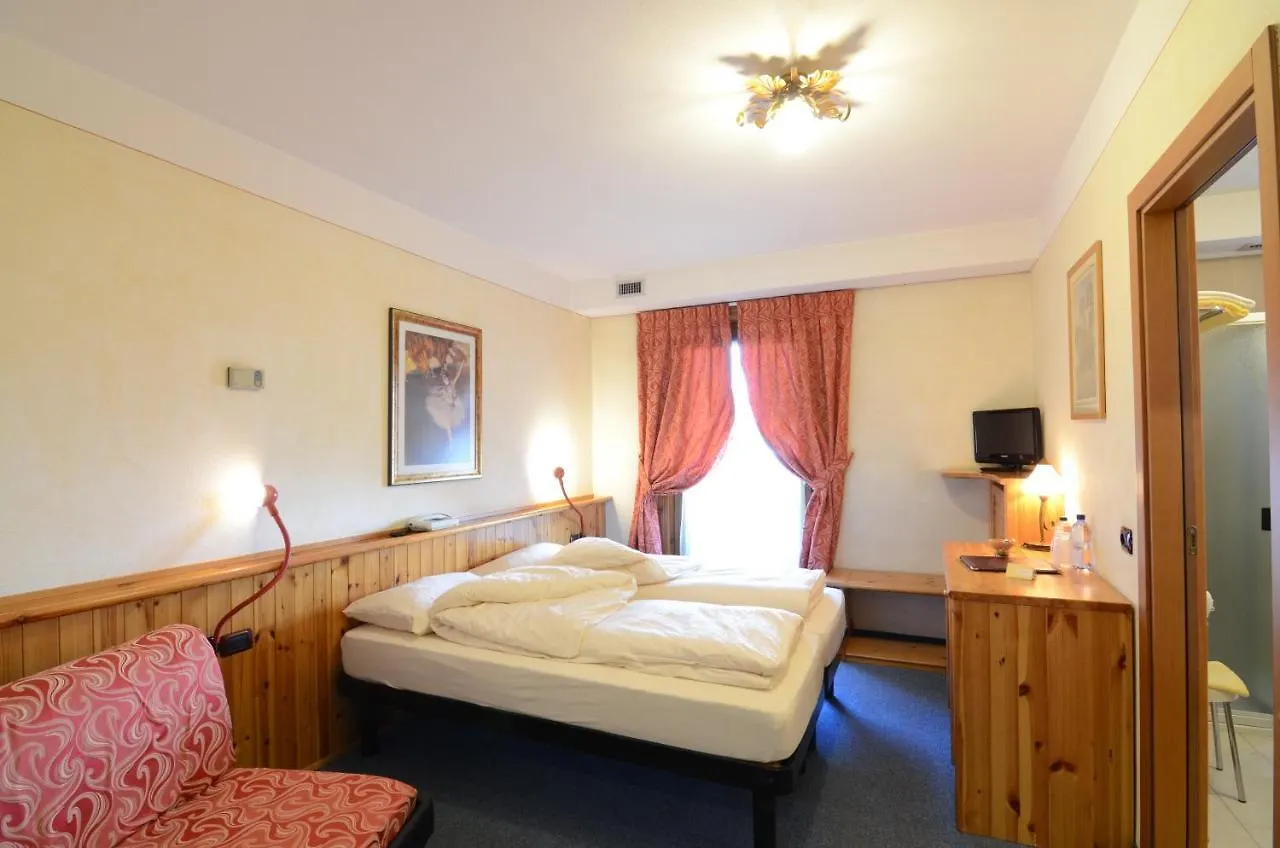 Albergo Alpenrose Livigno 3*,